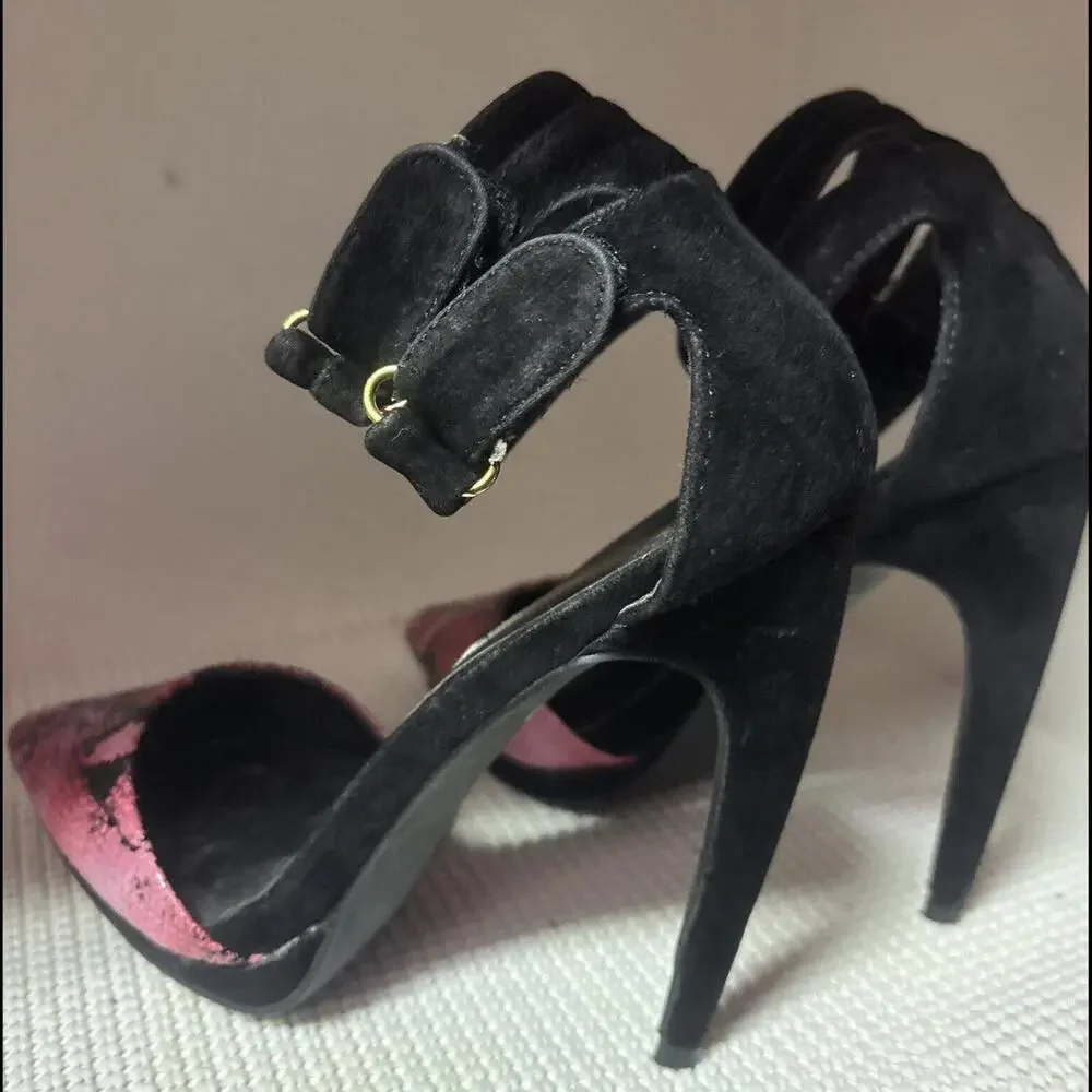 👠😎🩷Steve Madden Pink Snake Pattern Black Suede Ankle Straps